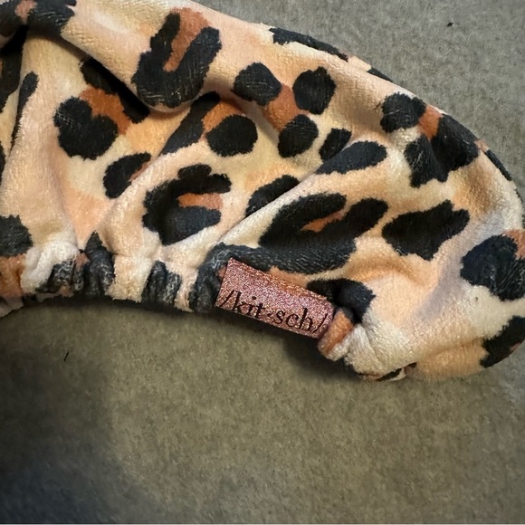 New no box 2 Kitsch microfiber hair towels pink satin and leopard never used - Picture 6 of 9